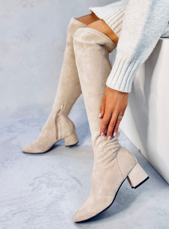 Tejfelszínű velúr combcsizma