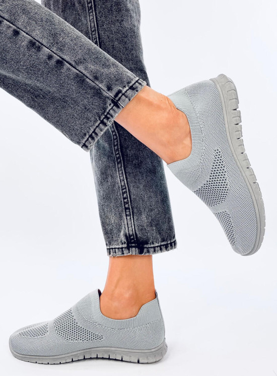 Szürke színű fűző nélküli tornacipő