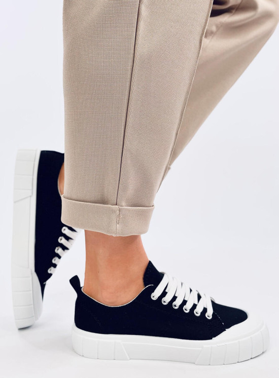 Fekete színű vászon női tornacipő