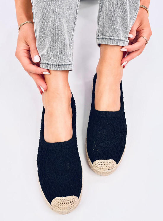 Fekete színű espadrilles cipő horgolt felsőrésszel