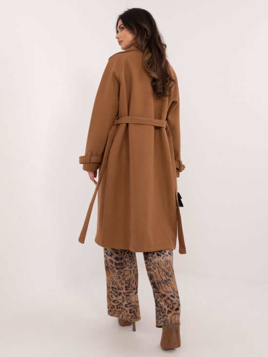 Elegáns átmeneti kabát camel színben
