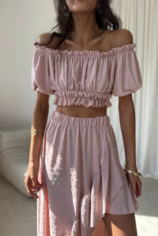 Aszimmetrikus maxi szoknyás és rövid topból álló rózsaszín szett