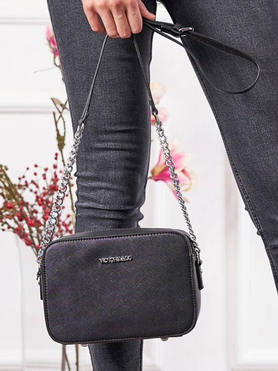 Fekete színű női válltáska