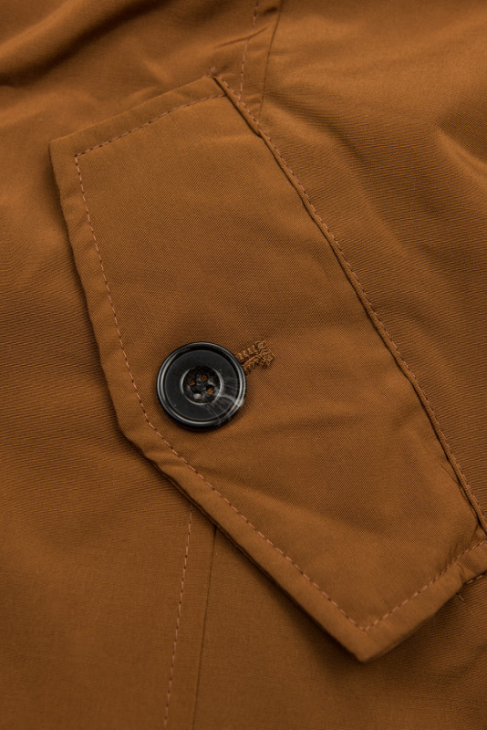 Camel barna színű parka az őszi/téli időszakra levehető béléssel