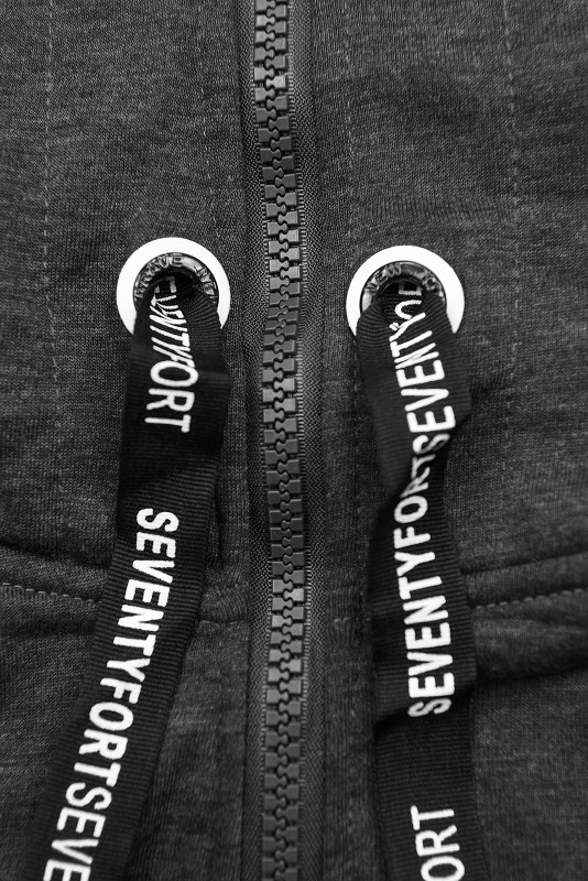 Grafitszürke színű felső mintás kapucnival