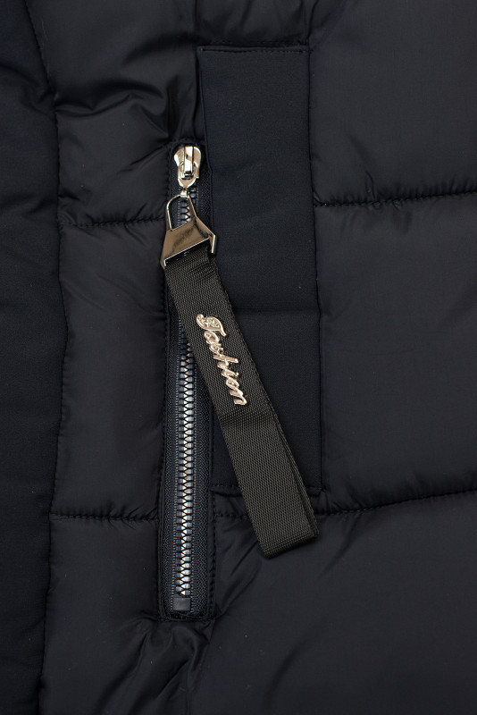 Sötétkék színű hosszú téli kabát műszőrmével