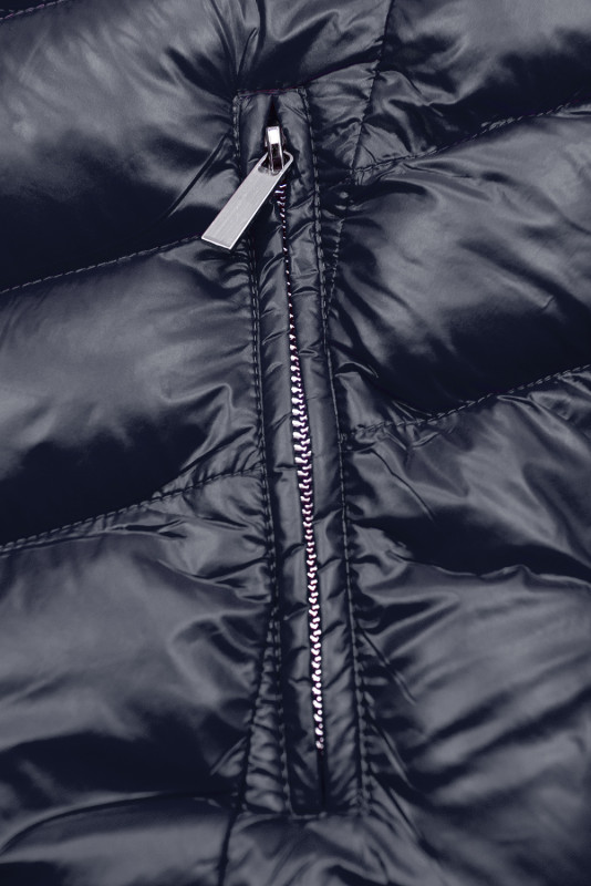 Sötétkék színű rövid téli kabát barna színű műszőrmével