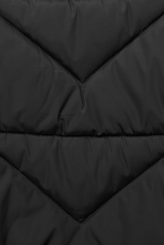 Elegáns téli kabát szőrmével - fekete színű