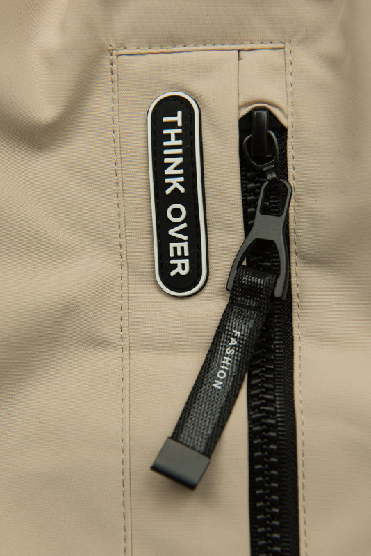 Bézs színű tavaszi parka magas gallérral