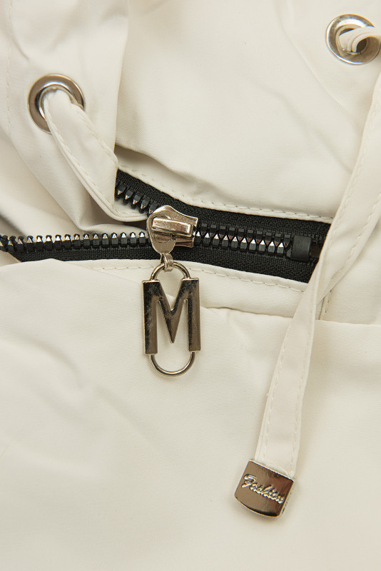 Krémszínű parka levehető kapucnival