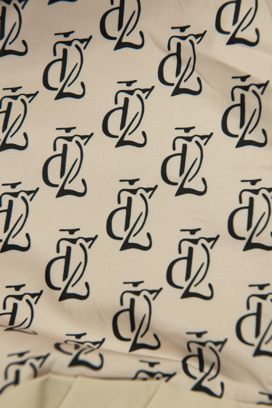 Hosszított parka mintás béléssel a kapucniban - világosbézs színű