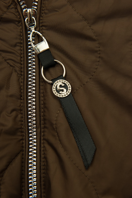 Barna színű átmeneti dzseki kötött ujjakkal