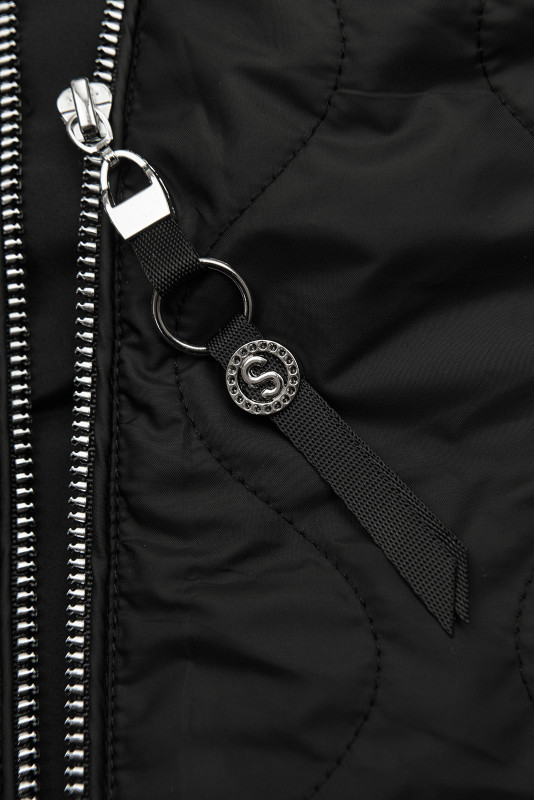 Fekete színű átmeneti dzseki kötött ujjakkal