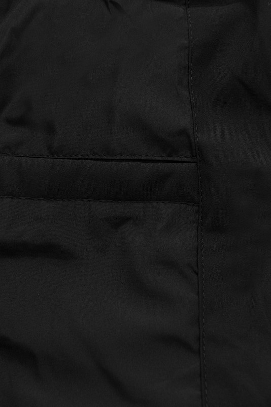 Fekete színű átmeneti parka derékban behúzással