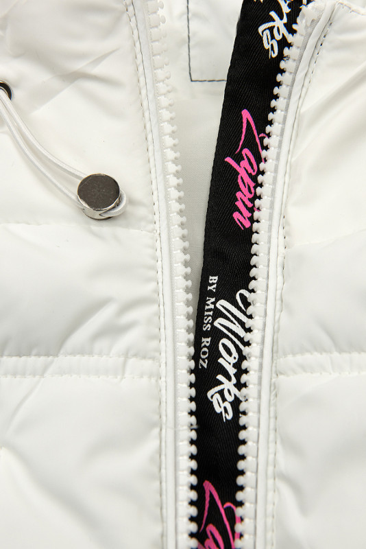 Fehér színű átmeneti kapucnis dzseki