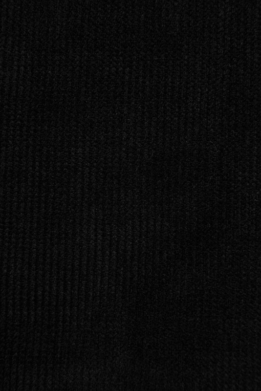 Fekete színű laza nadrág derekán gumival