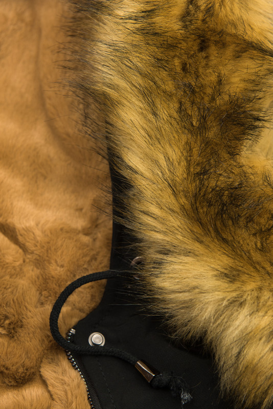 Fekete színű parka meleg plüss béléssel