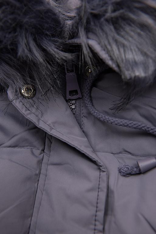 Lila színű téli kabát kapucnival