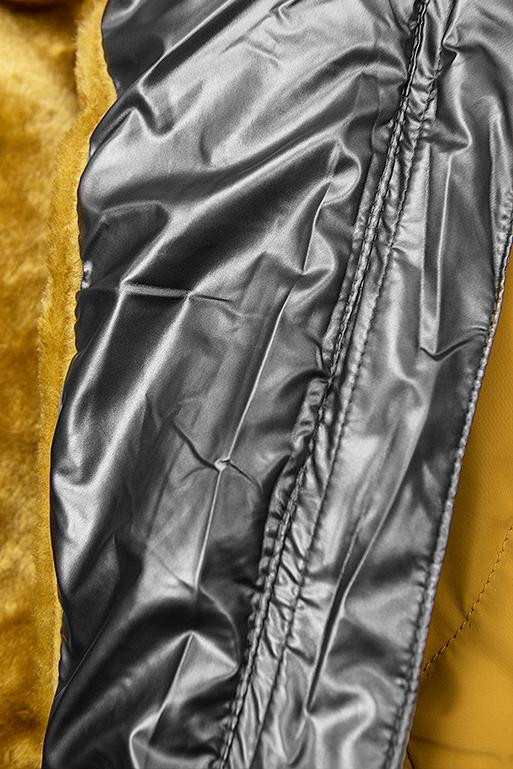 Sárga színű téli kabát ezüstszürke színű szegéllyel