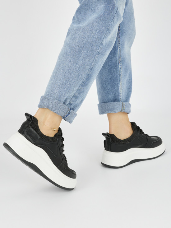 Női fekete színű sneaker vastag talppal