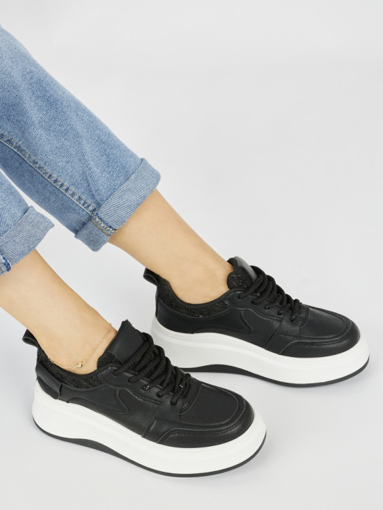 Női fekete színű sneaker vastag talppal