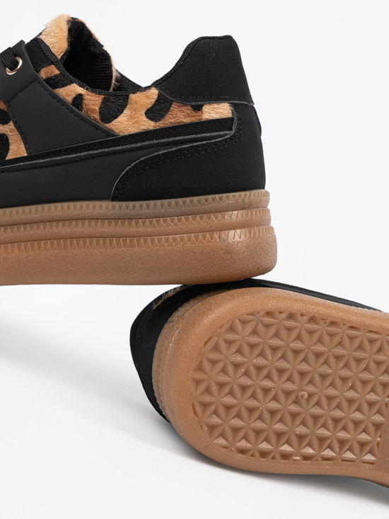 Női fekete sneakers panterás részletekkel