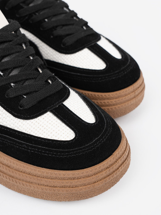 Fekete női sneakers fehér részletekkel