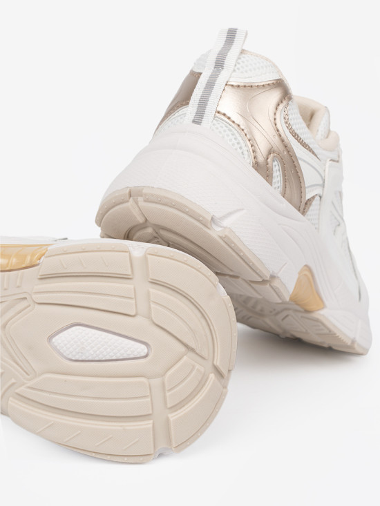 Fehér színű sneaker cipő bézs-aranyszínű részletekkel