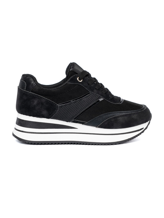 Fekete színű sneaker cipő fényes részletekkel