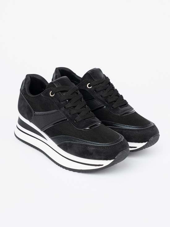 Fekete színű sneaker cipő fényes részletekkel