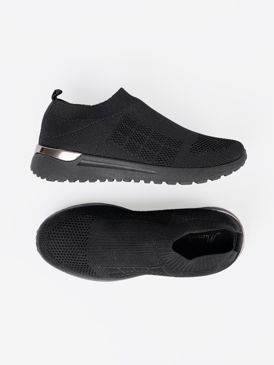 Fekete színű slip-on sportcipő textil felsőrésszel
