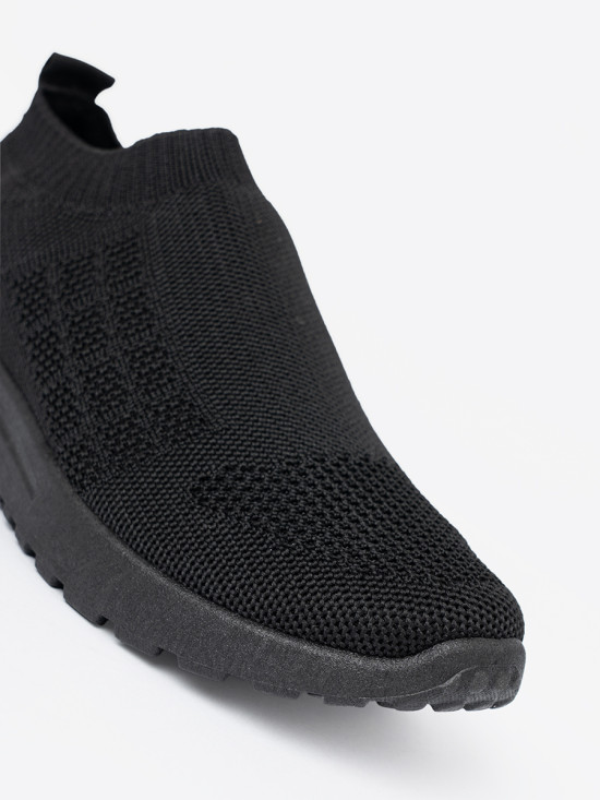 Fekete színű slip-on sportcipő textil felsőrésszel