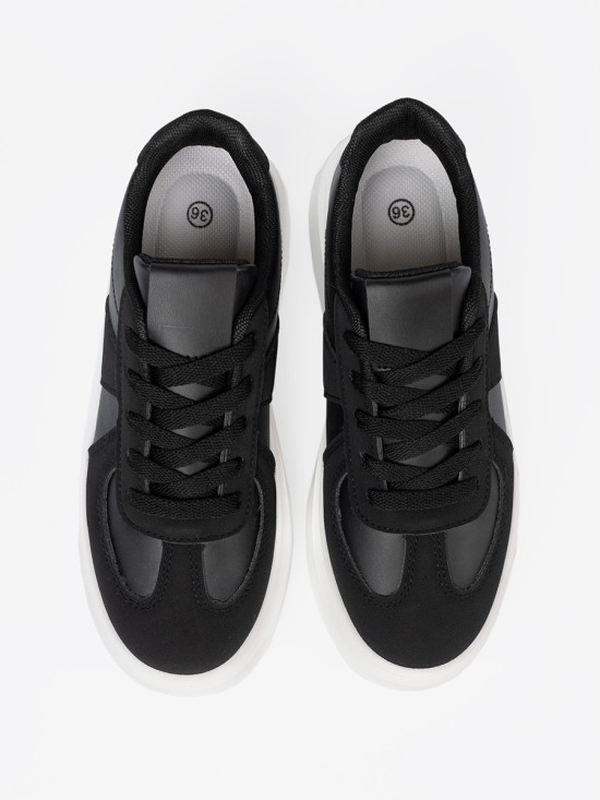 Klasszikus fekete színű sneaker cipő vastag talppal