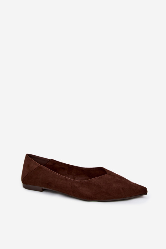 Hegyes orrú velúrhatású barna balerina cipő