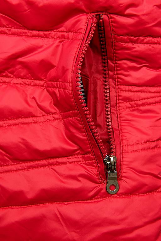 Piros színű rövid steppelt dzseki