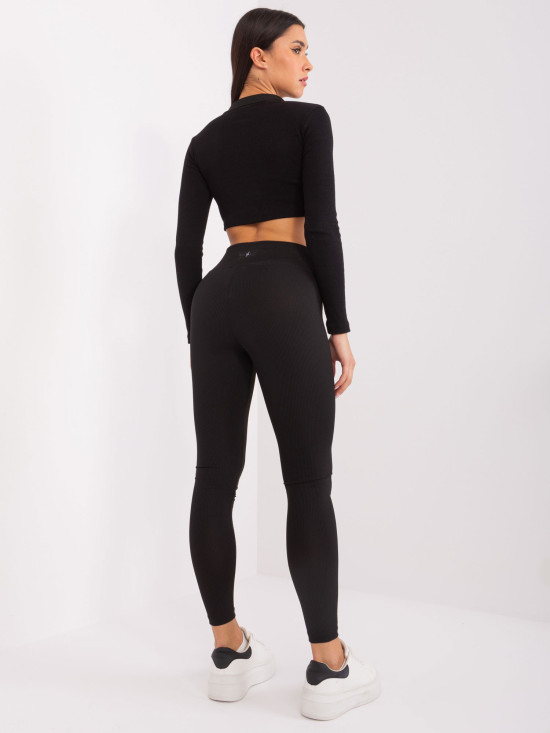 Fekete színű sportos leggings