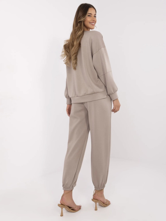 Stílusos sötétbézs színű szett