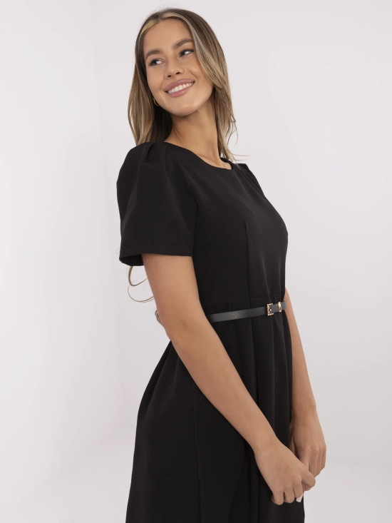 Elegáns fekete színű midi ruha