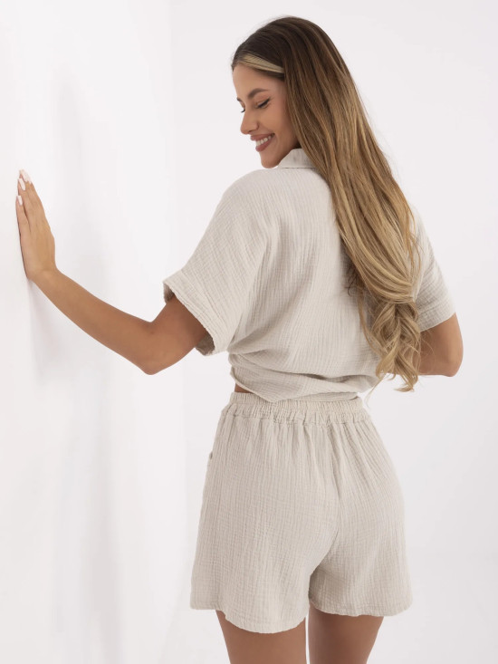 Bézs színű magas derekú rövidnadrág