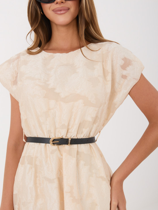 Bézs színű bővülő midi ruha övvel