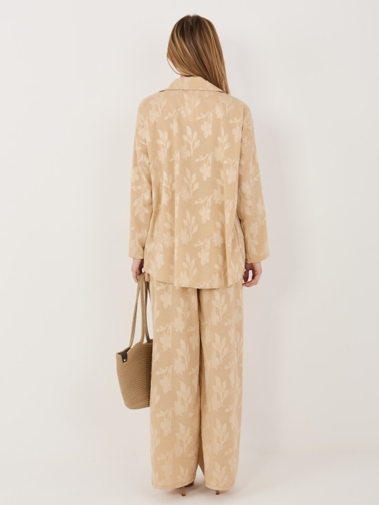 Bézs színű szett inggel és nadrággal