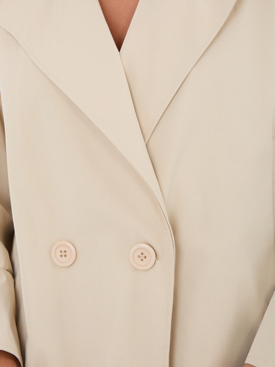 Rövid bézs színű átmeneti kabát béléssel