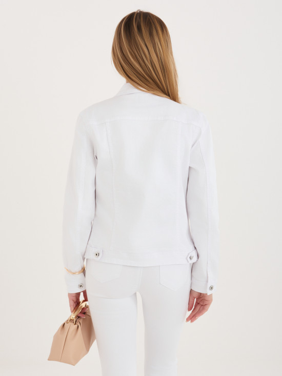 Fehér farmerdzseki gallérral