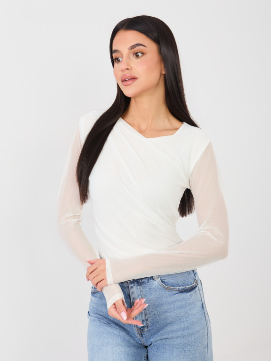 Elegáns fehér színű body hosszú ujjal és kerek nyakkivágással