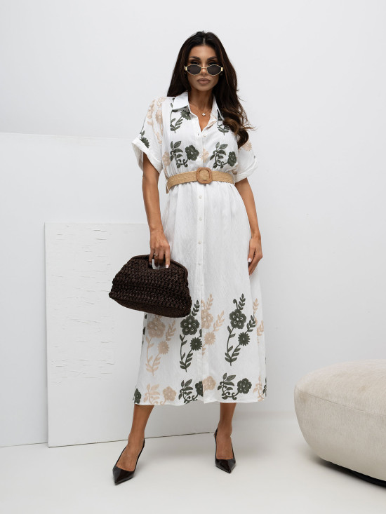 Fehér-zöld színű hímzett, öves midi ingruha