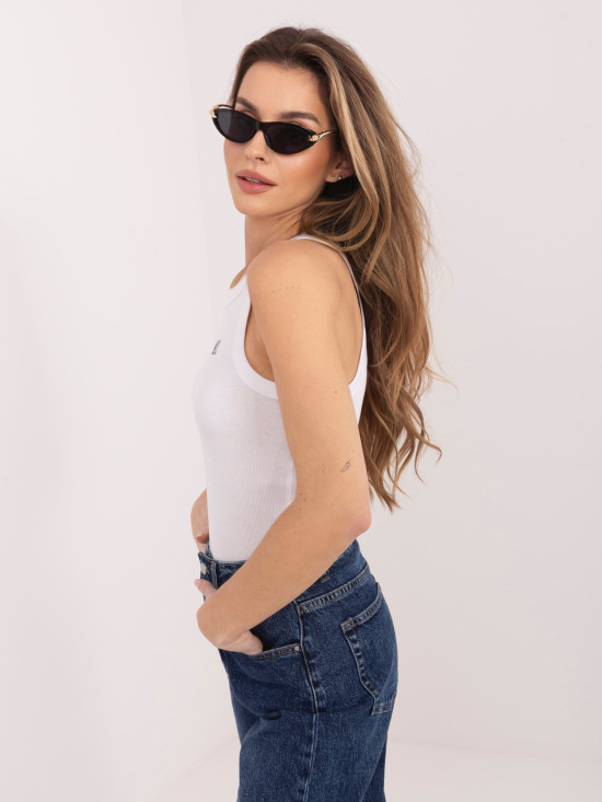 Fehér színű pamut top hímzéssel és felirattal