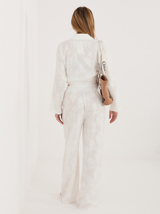 Fehér színű női szett inggel és nadrággal