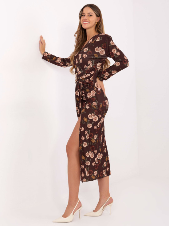 Barna szín˝i virágmintás midi ruha átlapolt dekoltázzsal