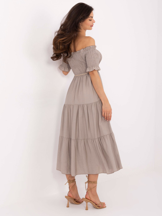 Bézs színű off-shoulder fazonú midi ruha