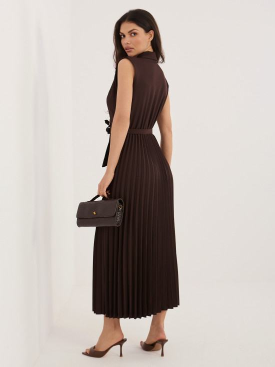 Elegáns barna színű midi ruha övvel és flitterekkel